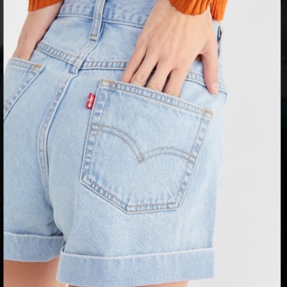 Levi’s vintage inspired mom denim shorts NWT - Picture 5 of 8